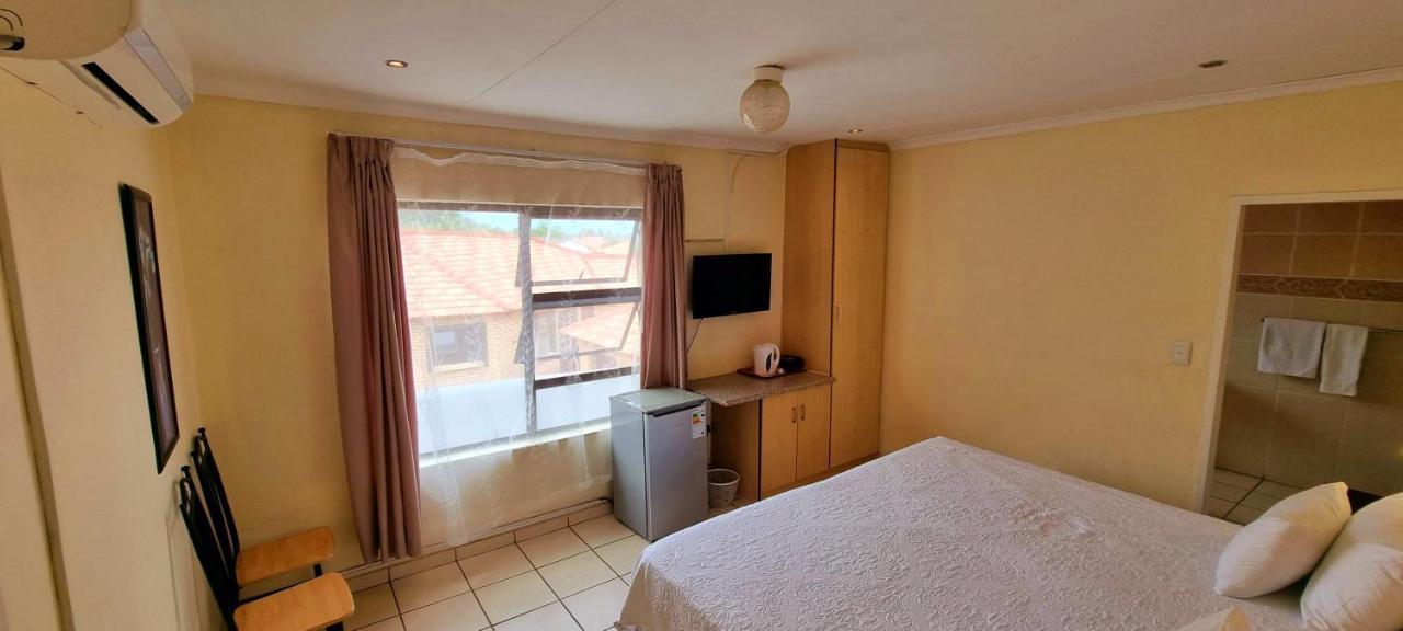 Asda Guesthouse Mogwase Luaran gambar